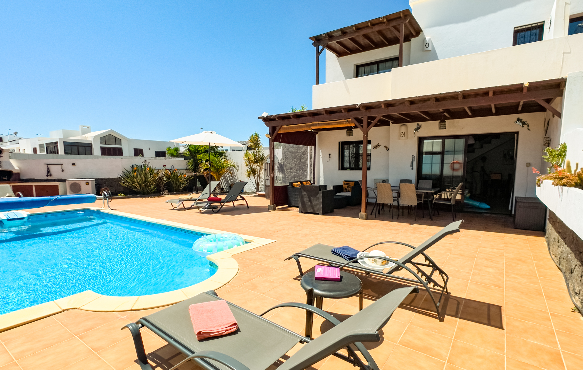 rent a villa lanzarote